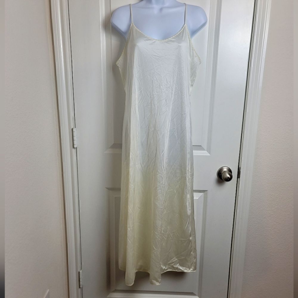 VANITY FAIR Vintage Slip Dress